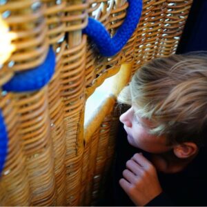 Ballonvaart met kinderen hoe oud moeten ze zijn om te mogen ballonvaren ?