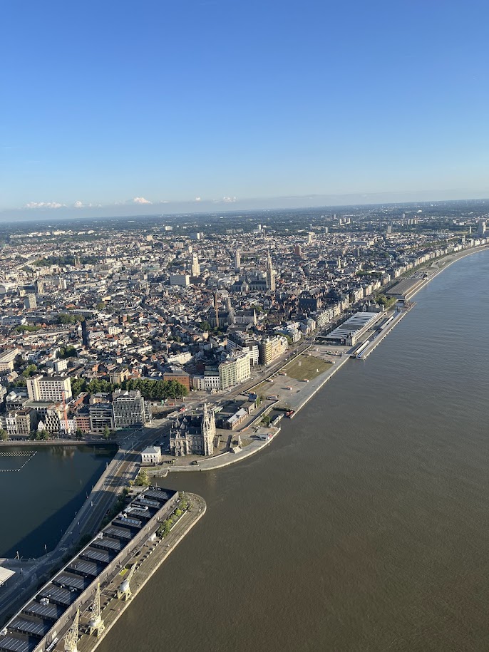 Ballonvaart vanuit linker Oever
